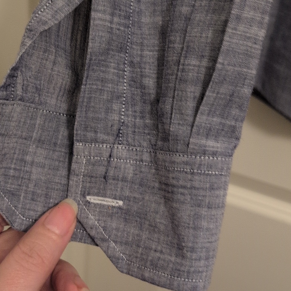 Sarah Alexandra Signature Linen Blouse - Picture 5 of 7